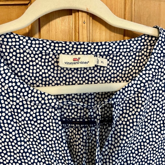 Vineyard Vines Navy and White Sleeveless Blouse - Picture 2 of 4